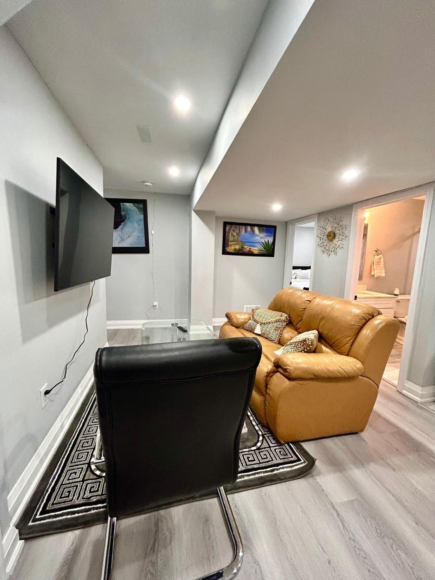 Apartment B 2 Bedroom Brampton Exterior foto