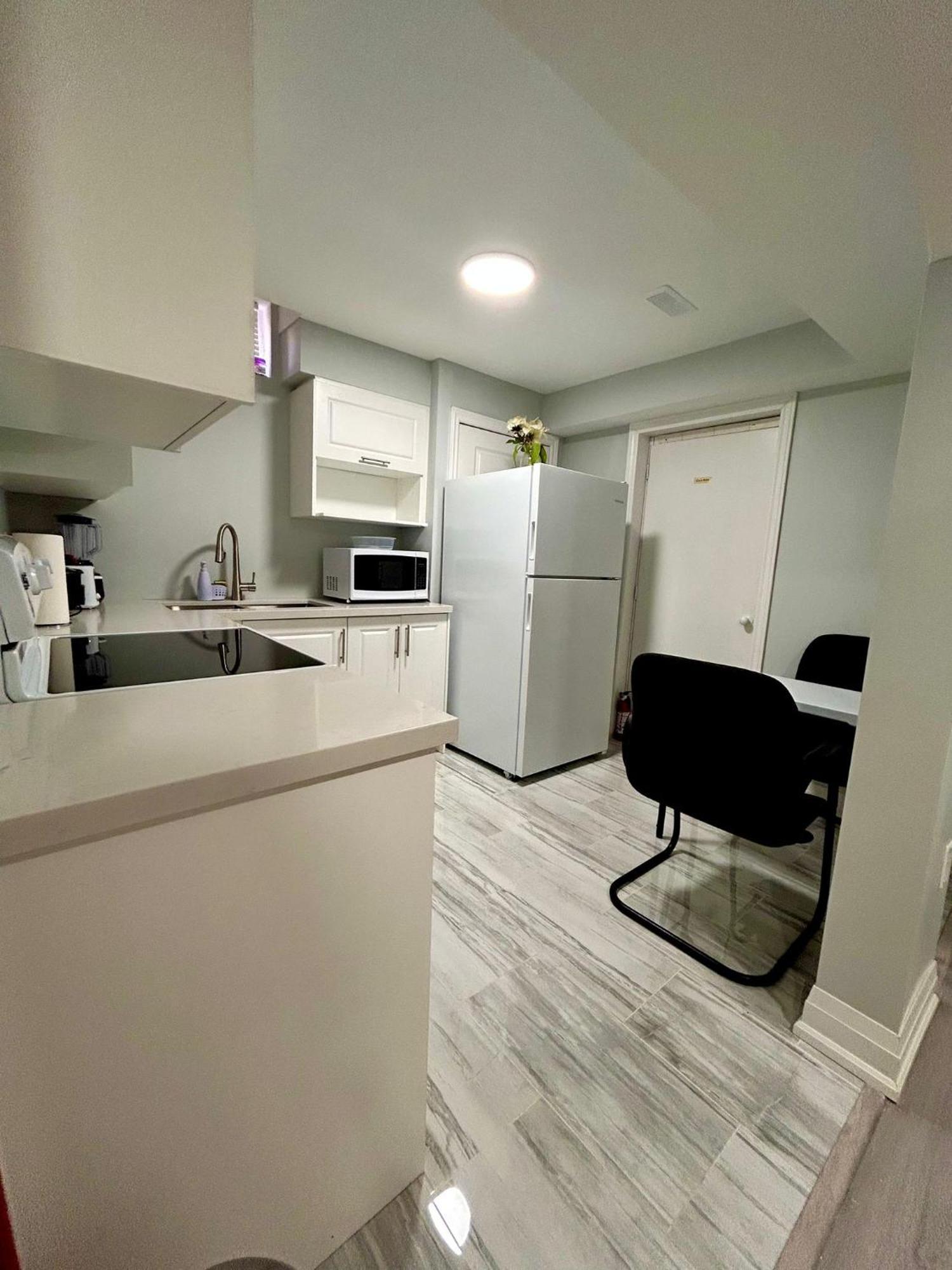 Apartment B 2 Bedroom Brampton Exterior foto